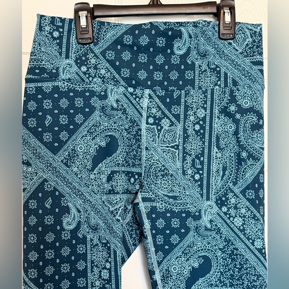 Fabletics Teal Patterned High-Waisted Leggings - Picture 2 of 7
